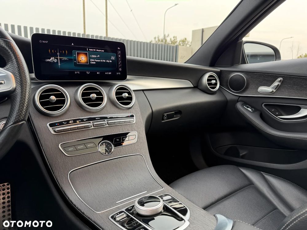 Mercedes-Benz Klasa C 300 9G-TRONIC AMG Line - 10