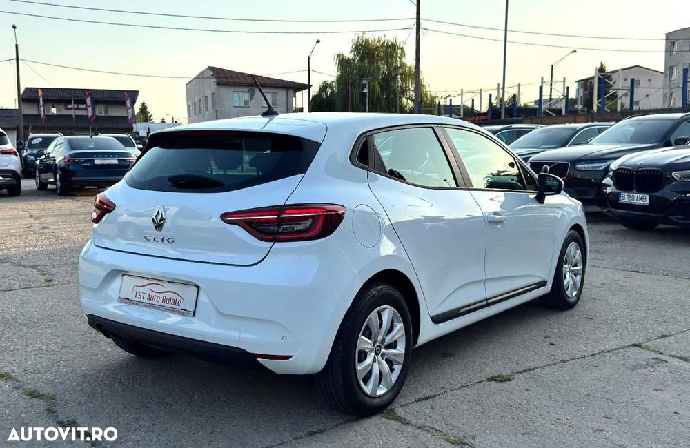 Renault Clio - 8
