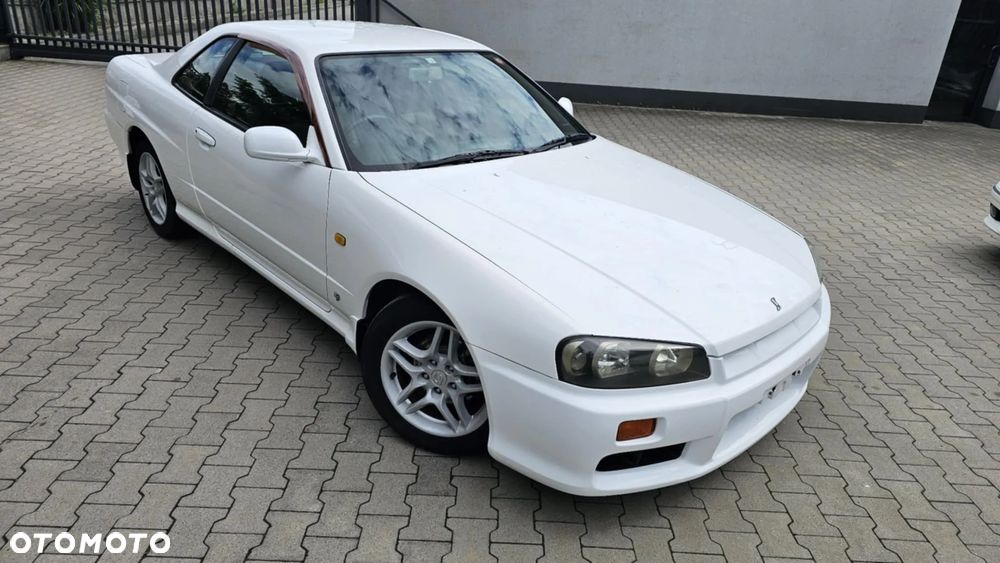 Nissan Skyline - 1