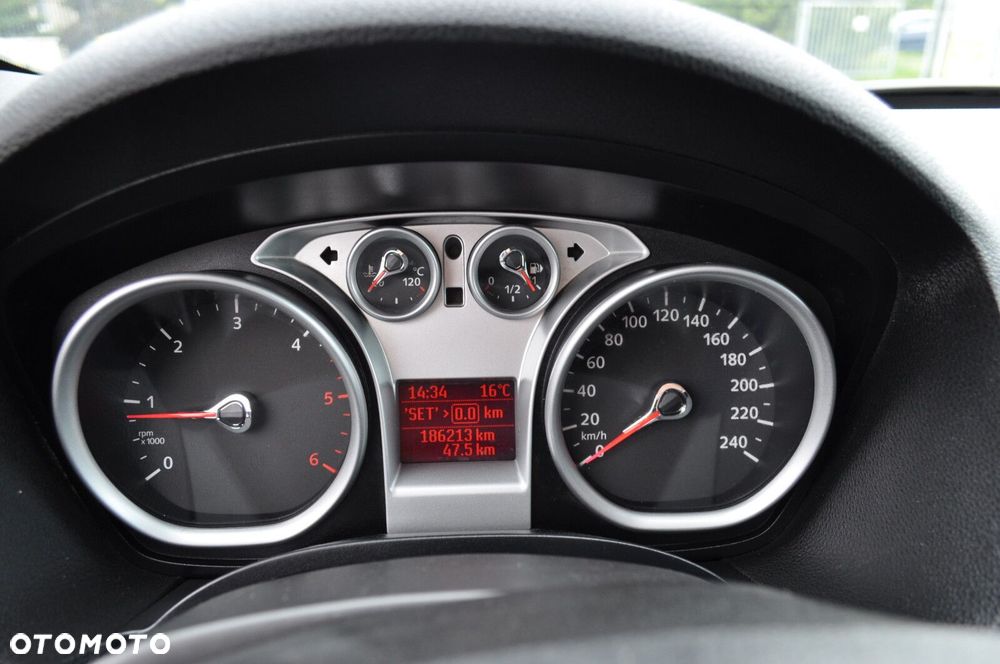 Ford Kuga - 10