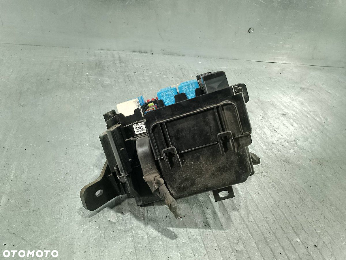 SKRZYNKA BEZPIECZNIKÓW HYUNDAI I30 I 91951-0Q000 1.4 16V - 4