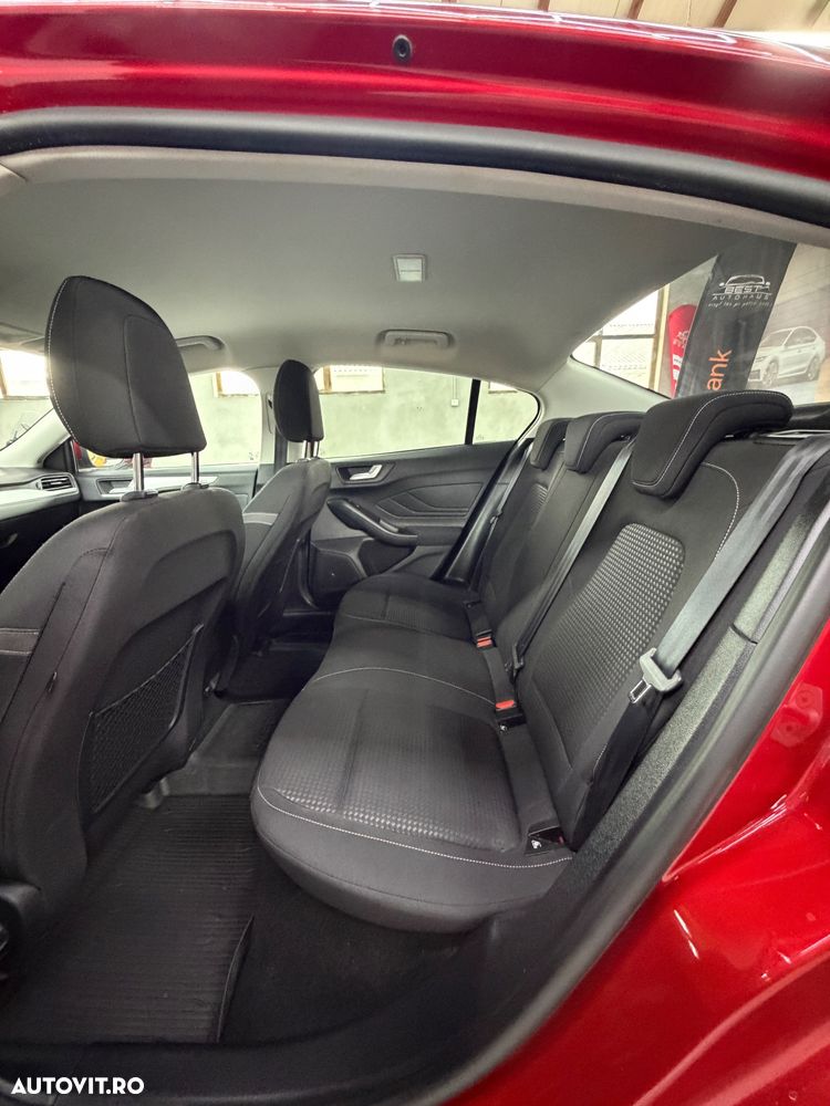 Ford Focus - 20
