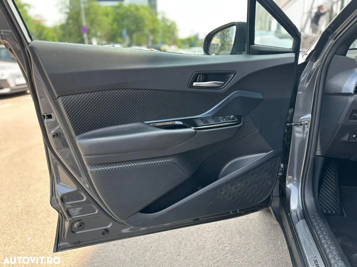 Toyota C-HR 1.8 HSD 4x2 CVT C-ult - 17
