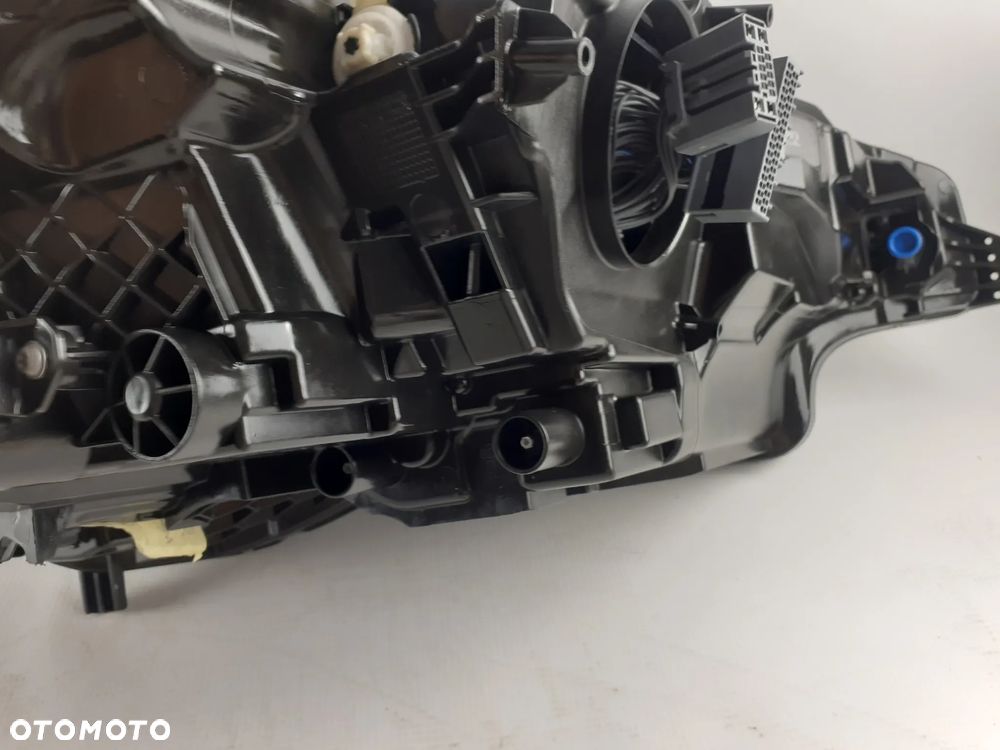 Lampa lewa Full LED Volvo S\V60 CC 18-21r.22025901 - 9