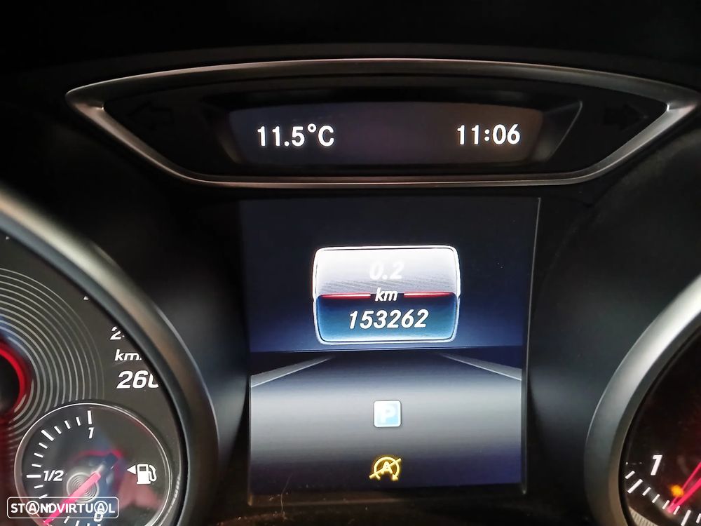 Mercedes-Benz CLA 200 d Shooting Brake Urban - 35