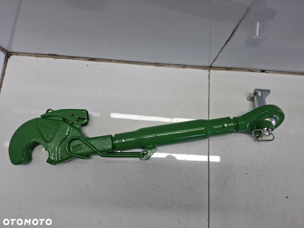 ŁĄCZNIK CENTRALNY ŚRUBA RZYMSKA KAT3 CAT3 GÓRNY NOWY JOHN DEERE - 3