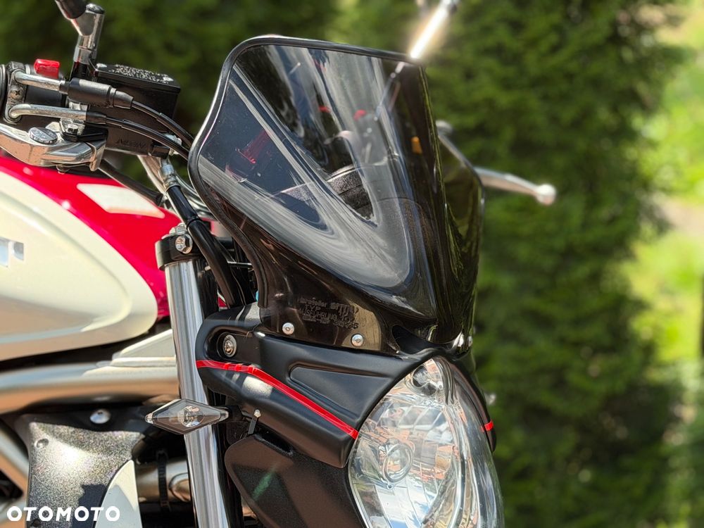 Suzuki Gladius - 22