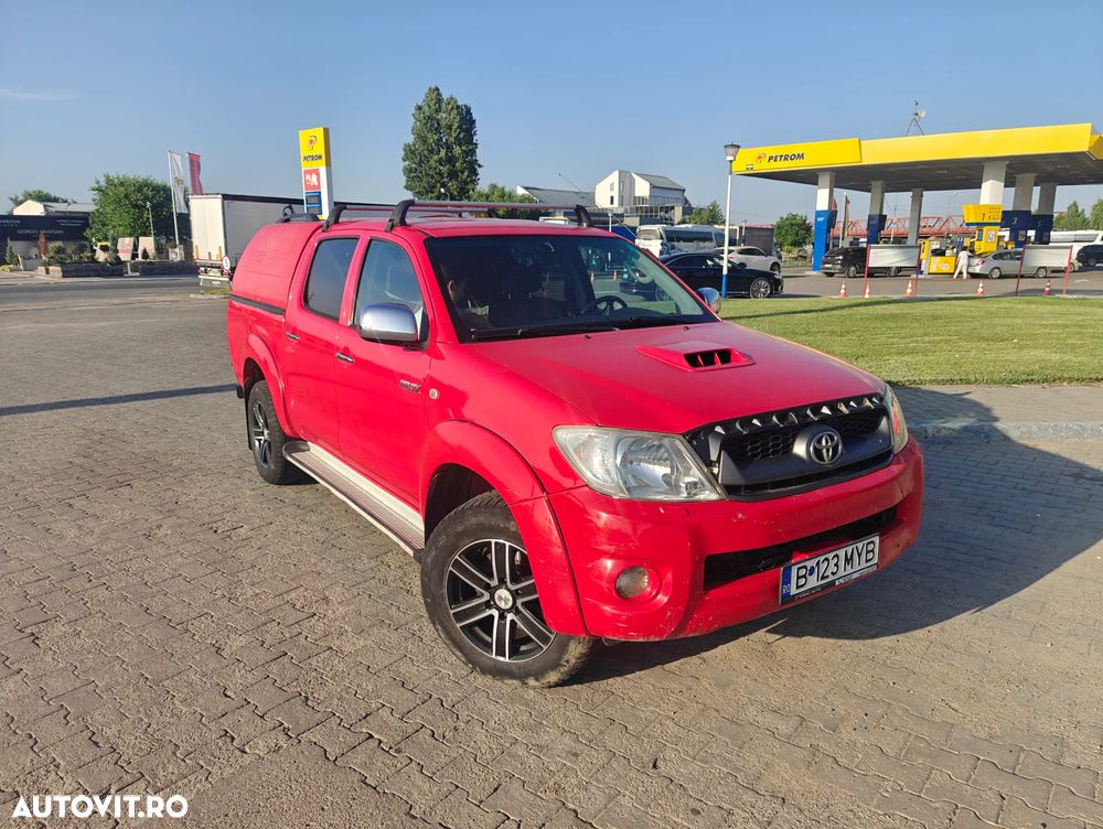 Toyota Hilux - 1