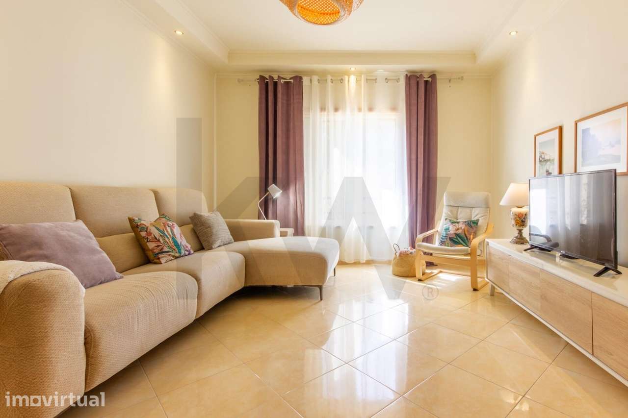 Apartamento T2 com Varanda e Estacionamento | Torre da Marinha | Seixa - Grande imagem: 4/22