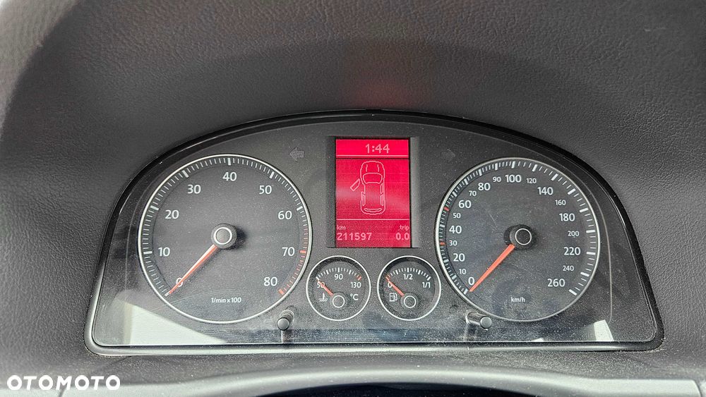 Volkswagen Touran - 8