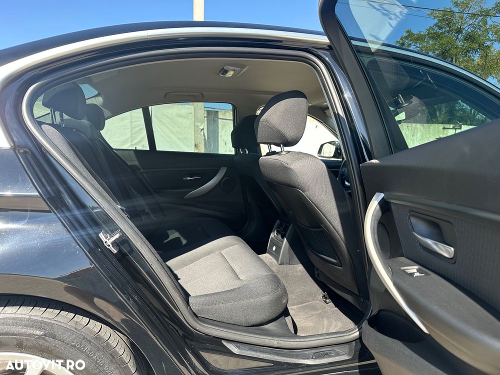 BMW Seria 3 320d AT MHEV - 8