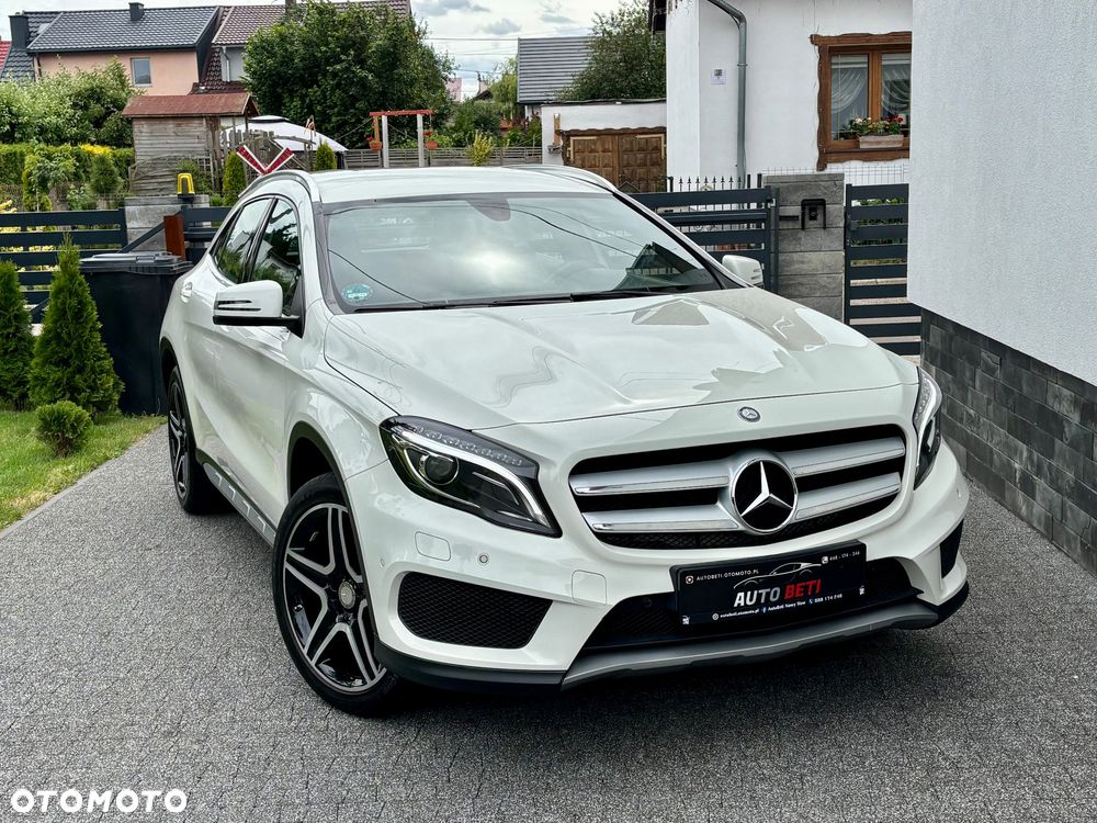 Mercedes-Benz GLA 180 AMG Line - 15