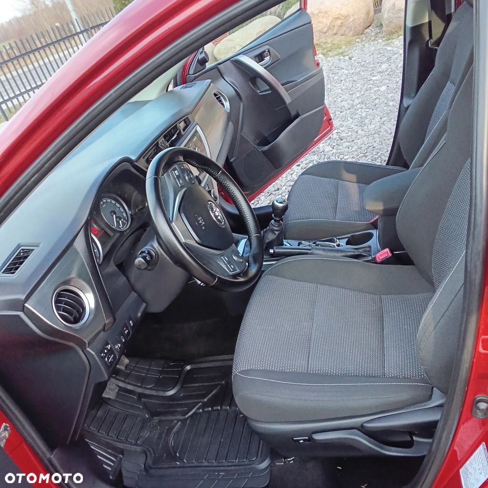 Toyota Auris - 13