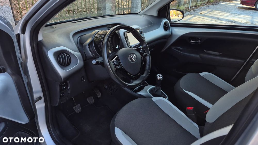 Toyota Aygo x-play - 10