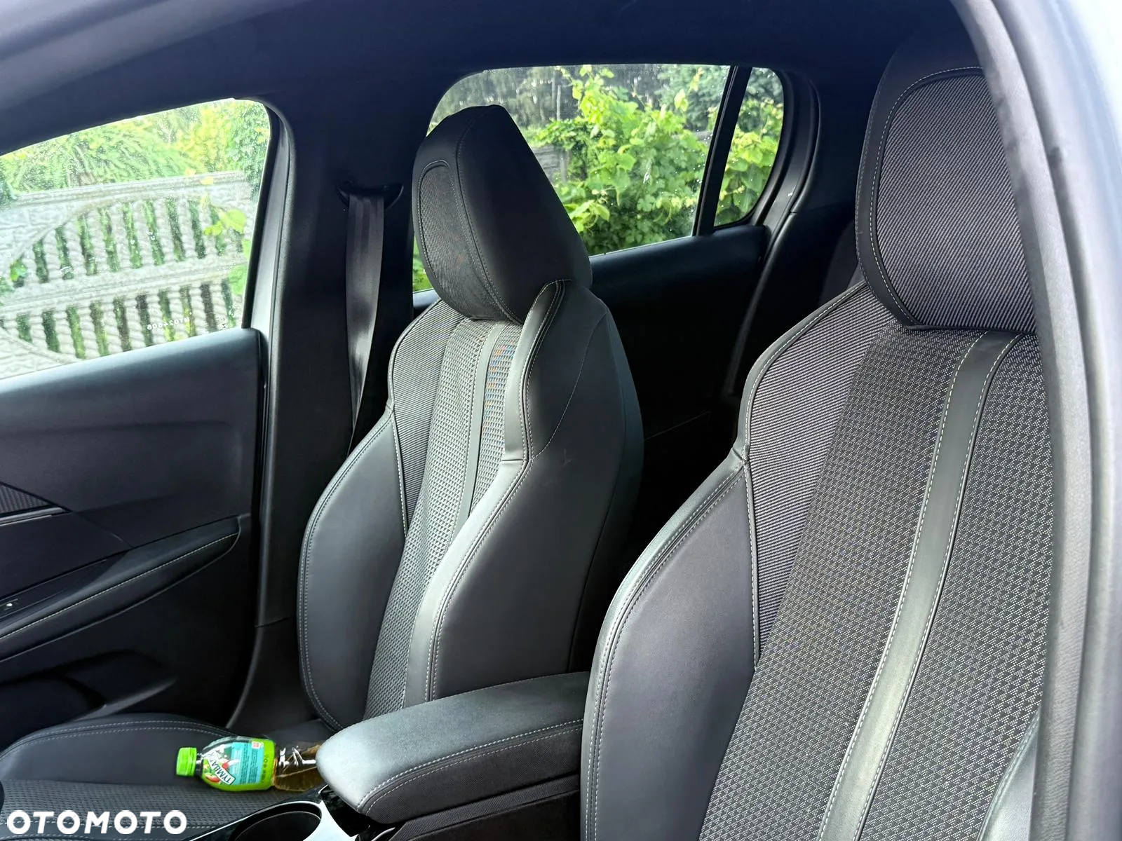 Peugeot 208 PureTech 100 GT - 6