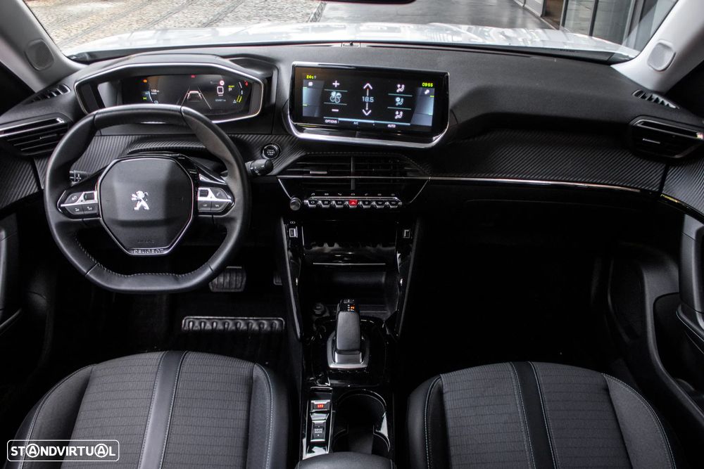Peugeot e-2008 Allure - 32
