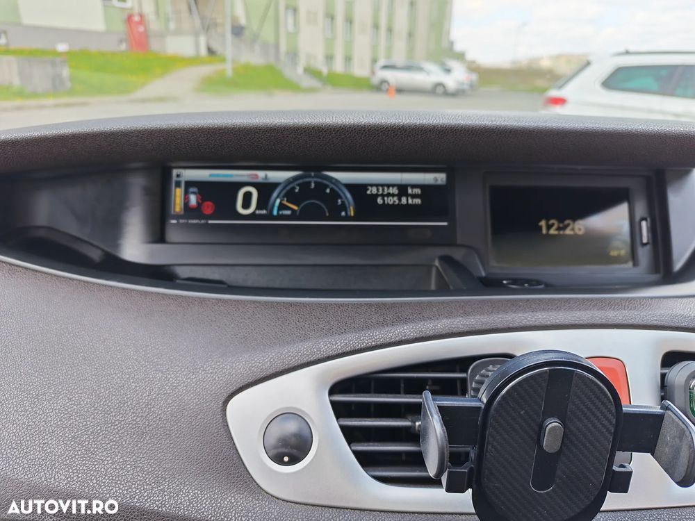 Renault Scenic 1.9 dCi FAP Privilege - 12