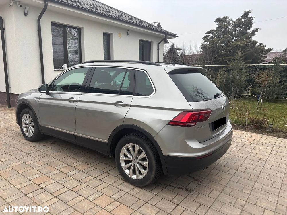 Volkswagen Tiguan - 4