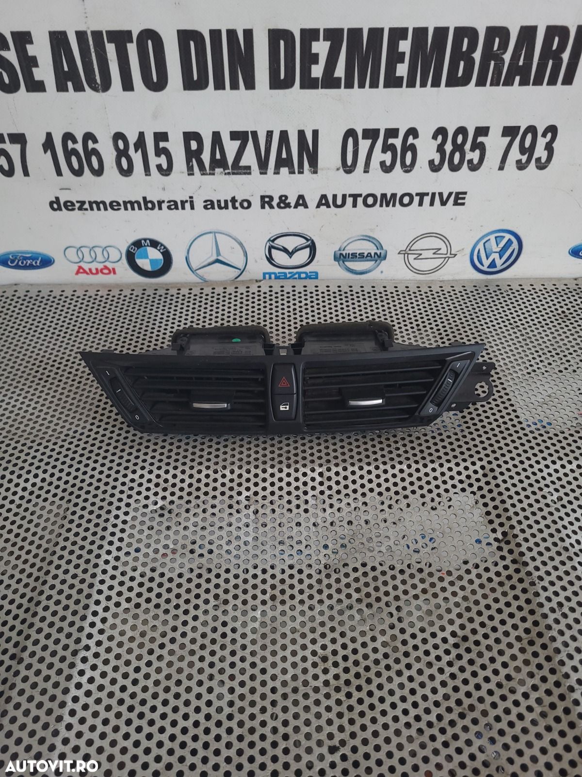 Grile Grila Aerisire Ventilatie Bord Centrala Bmw X1 E84 Volan Stanga Dezmembrez Bmw X1 E84 2.0 Die - 1