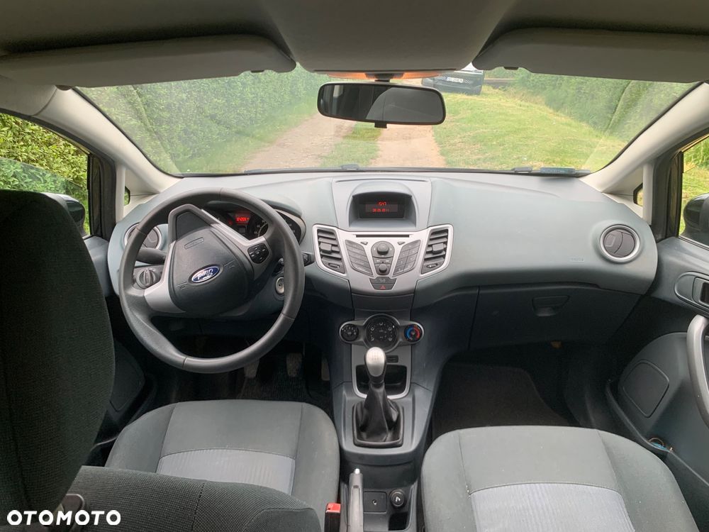 Ford Fiesta 1.25 Ambiente EU5 - 11