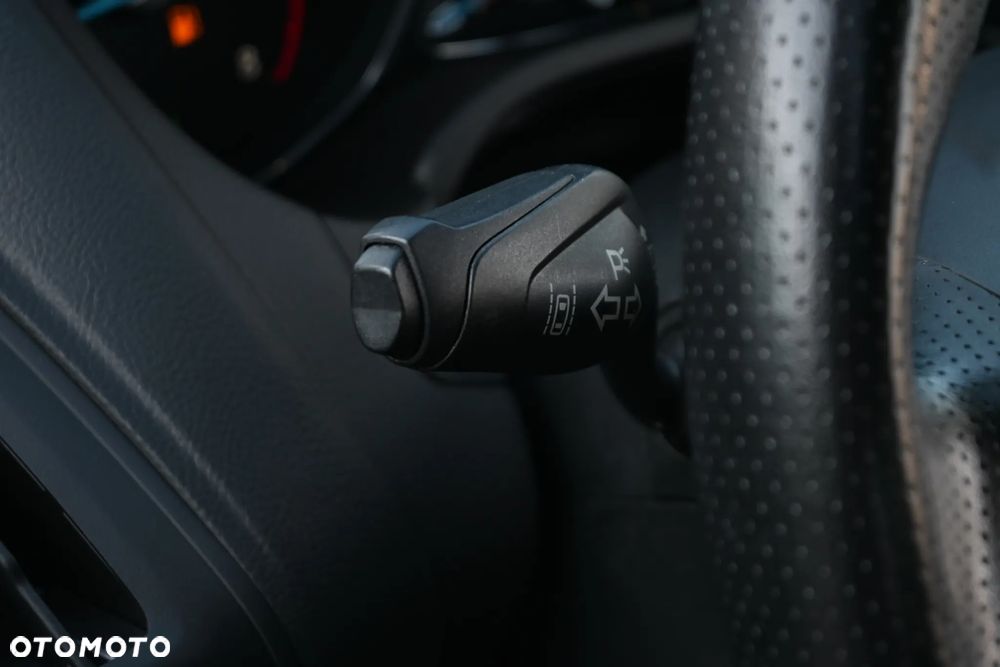 Ford Focus SW 1.5 EcoBoost S&S ST-LINE - 36