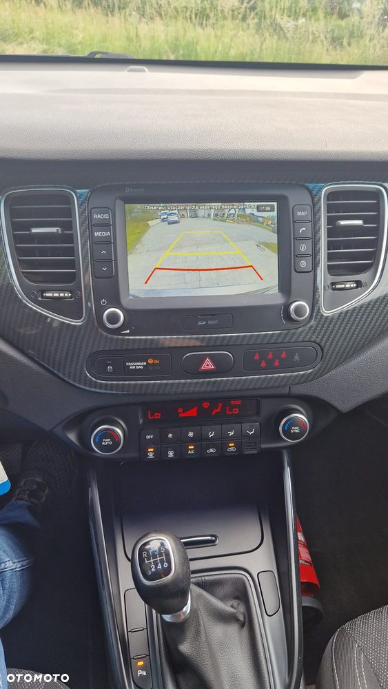 Kia Carens 1.7 CRDi M 7os EU6 - 13