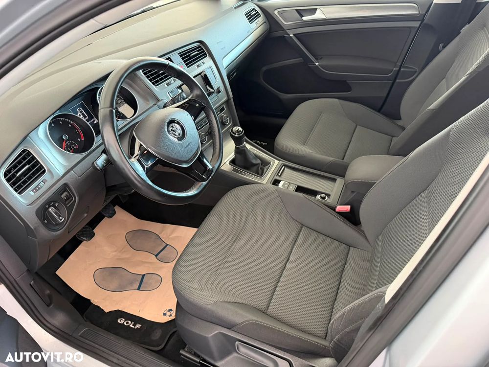 Volkswagen Golf - 13