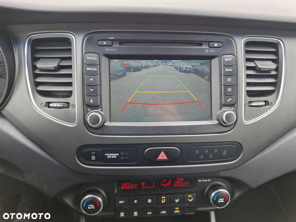 Kia Carens - 26