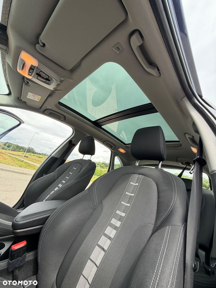 BMW Seria 2 218d - 24