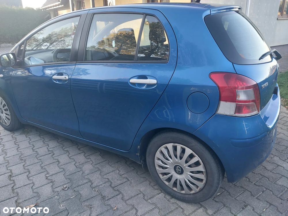 Toyota Yaris 2010 photo 5