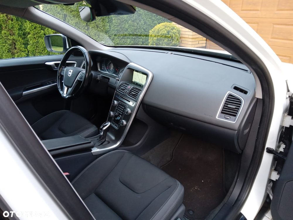 Volvo XC 60 D4 Geartronic Momentum - 9