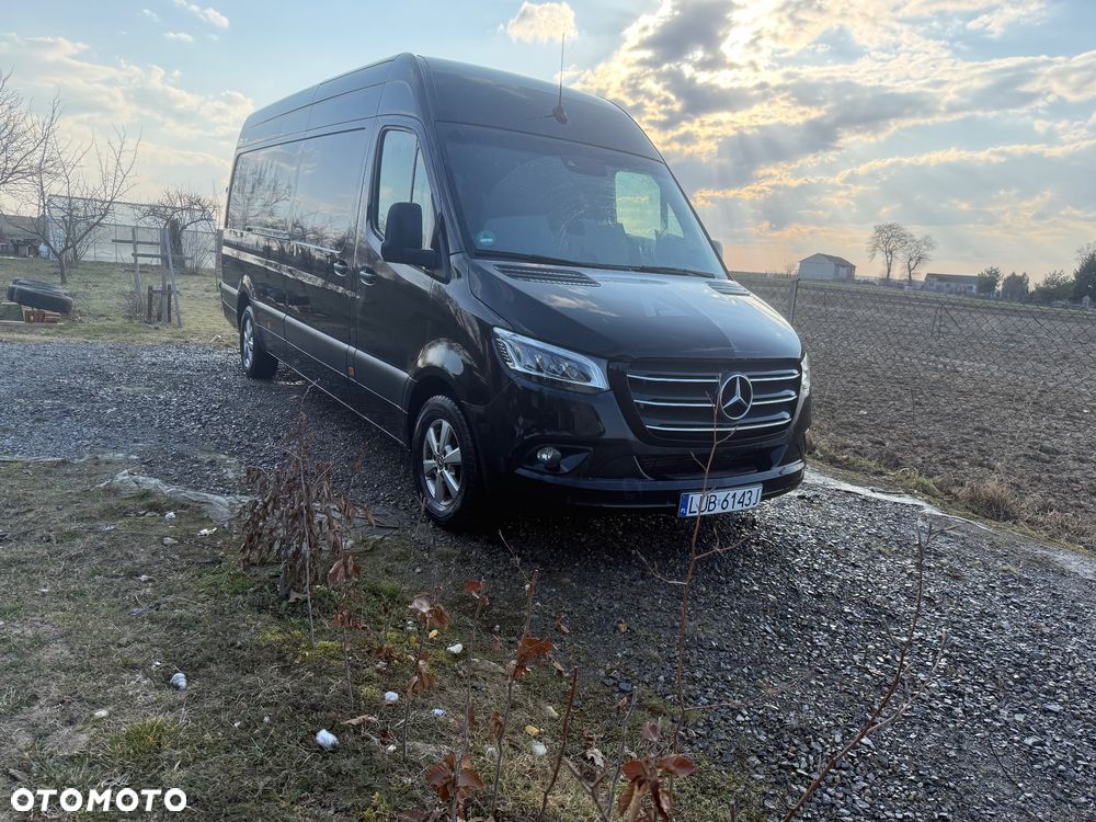 Mercedes-Benz 319 - 1