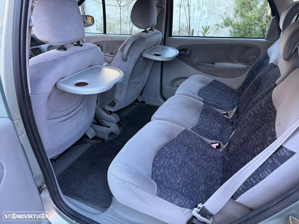 Renault Scénic 1.4 16V Conquest - 9