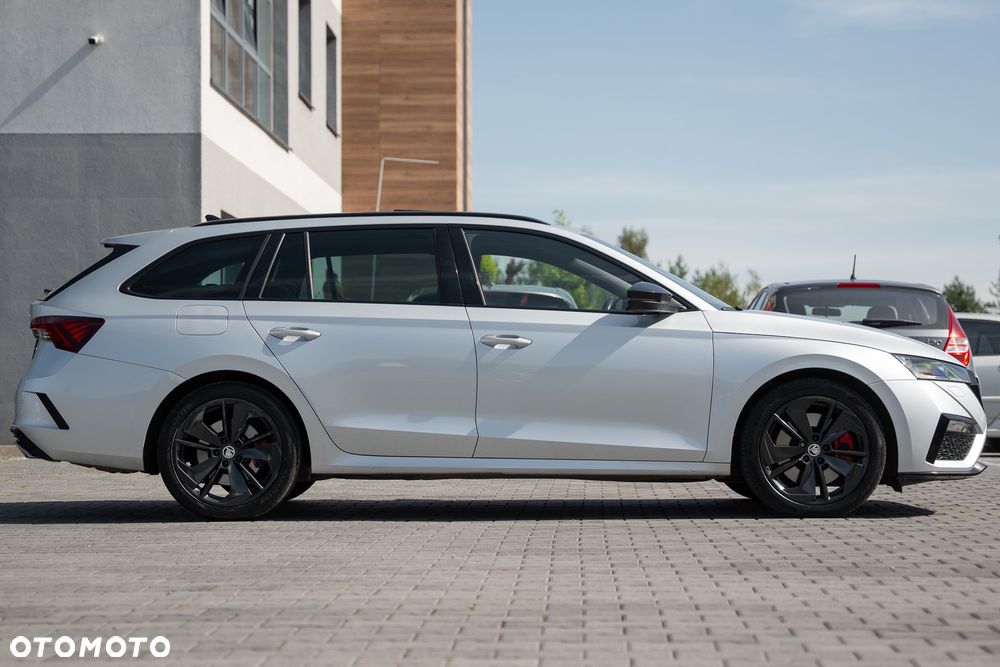 Skoda Octavia 2.0 TSI DSG RS - 17