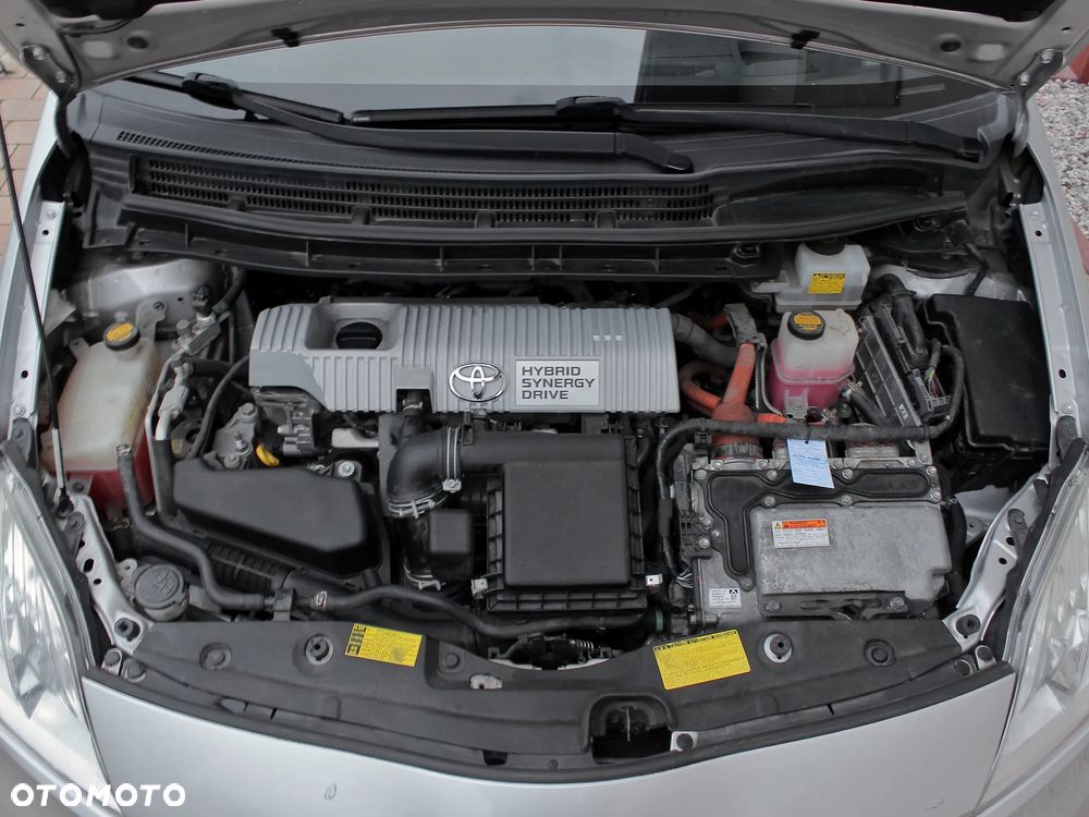 Toyota Prius (Hybrid) Life - 29