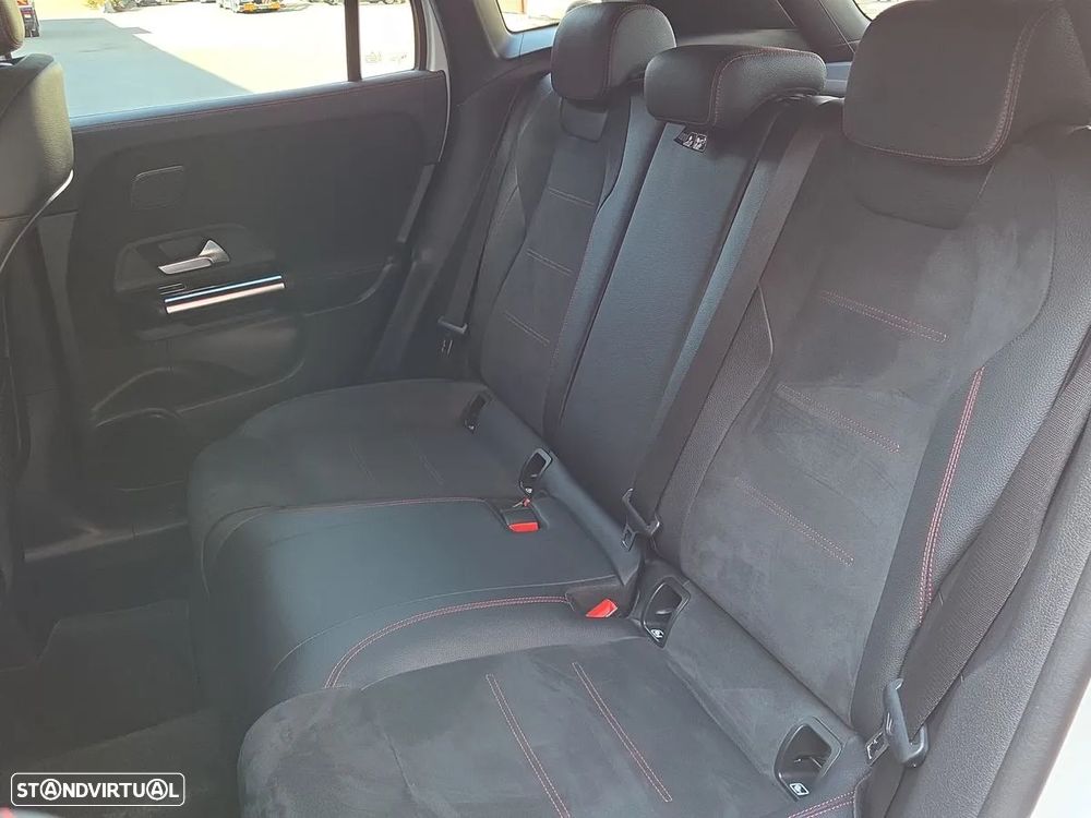 Mercedes-Benz GLA 180 d AMG Line - 22