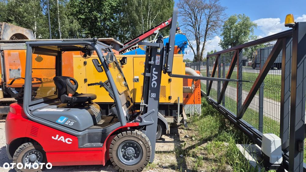 Manitou NOWY WÓZEK WIDŁOWY CPCD 25 DIESEL - 12