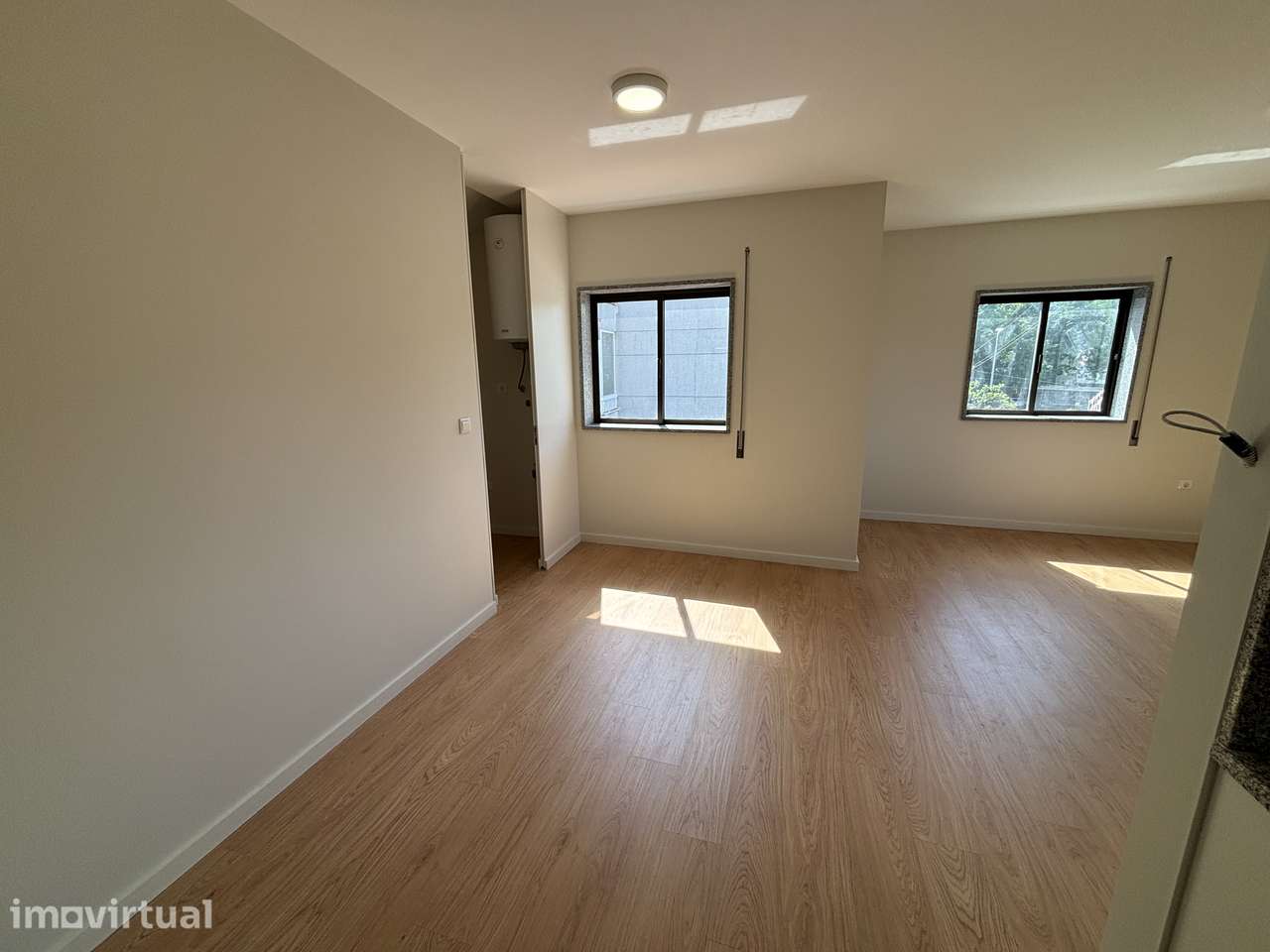 Apartamento T2 renovado com varanda  em Paços de Ferreira - Grande imagem: 2/10