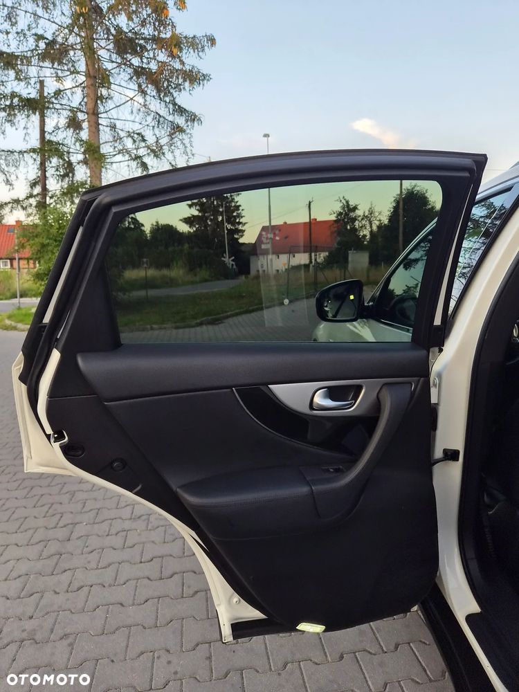 Infiniti QX70 3.7 S Premium - 23