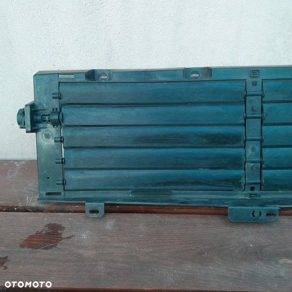 Kierownica powietrza żaluzja land rover evoque 8d2 8a118 a pia 01 - 2