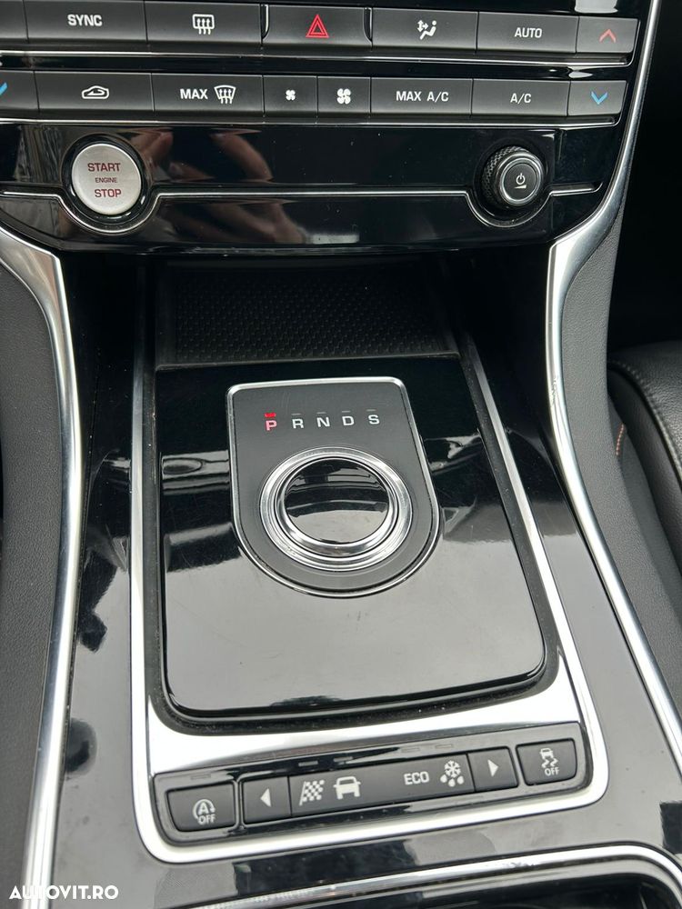 Jaguar XE 20d Aut. Prestige - 19