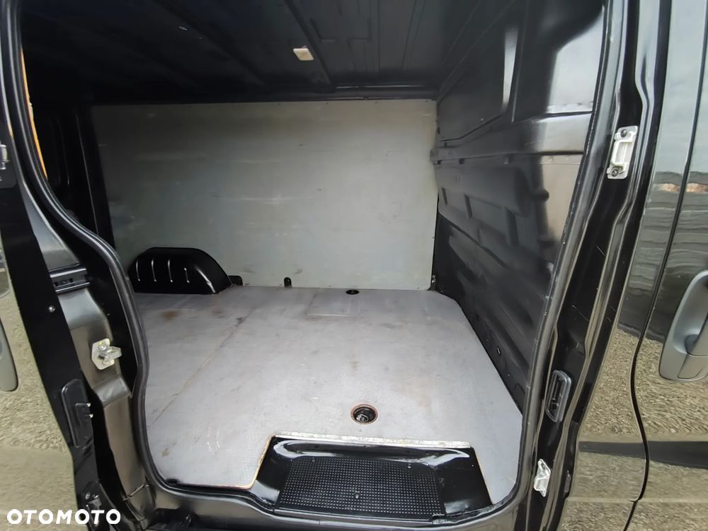 Renault Trafic - 19