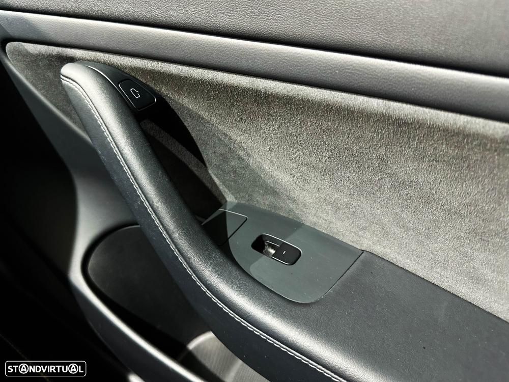 Tesla Model 3 Performance Dual Motor AWD - 33