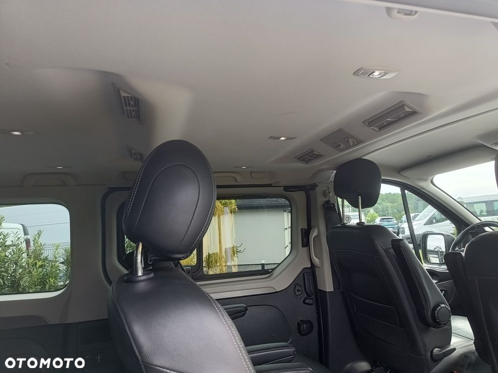 Renault Trafic Grand 2.0 dCi EDC - 11