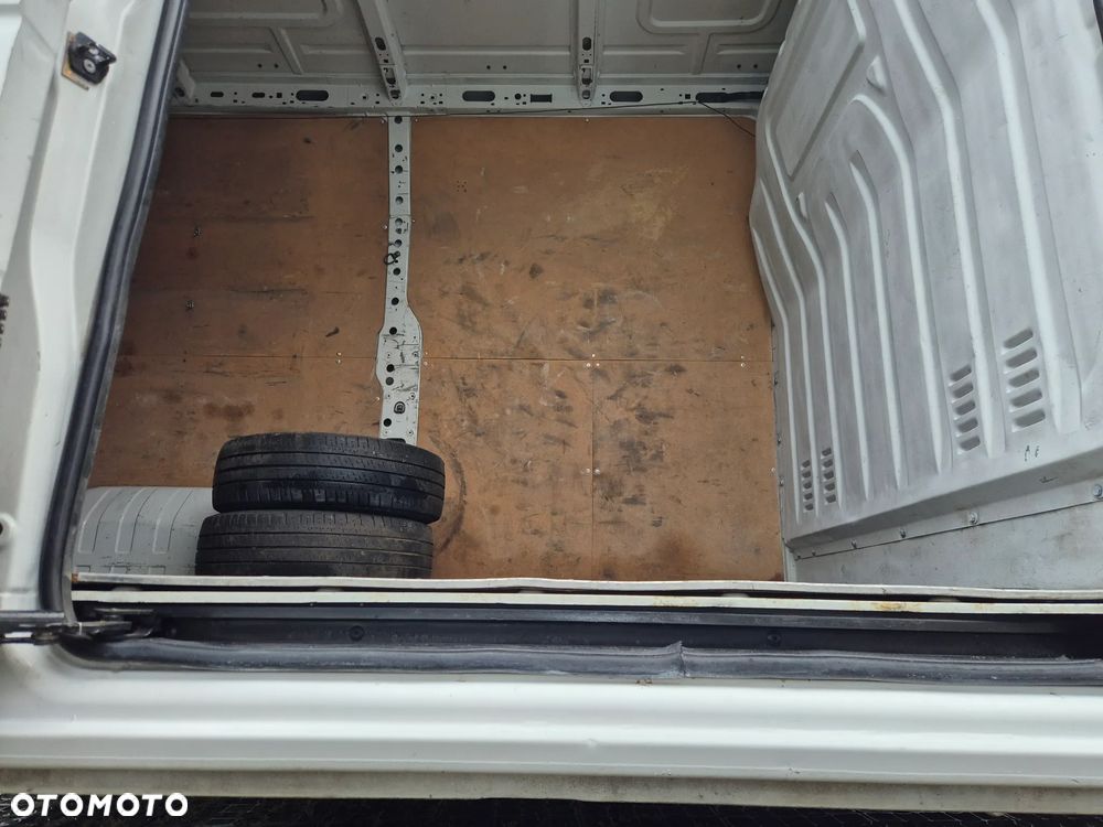 Nissan NV400 - 23