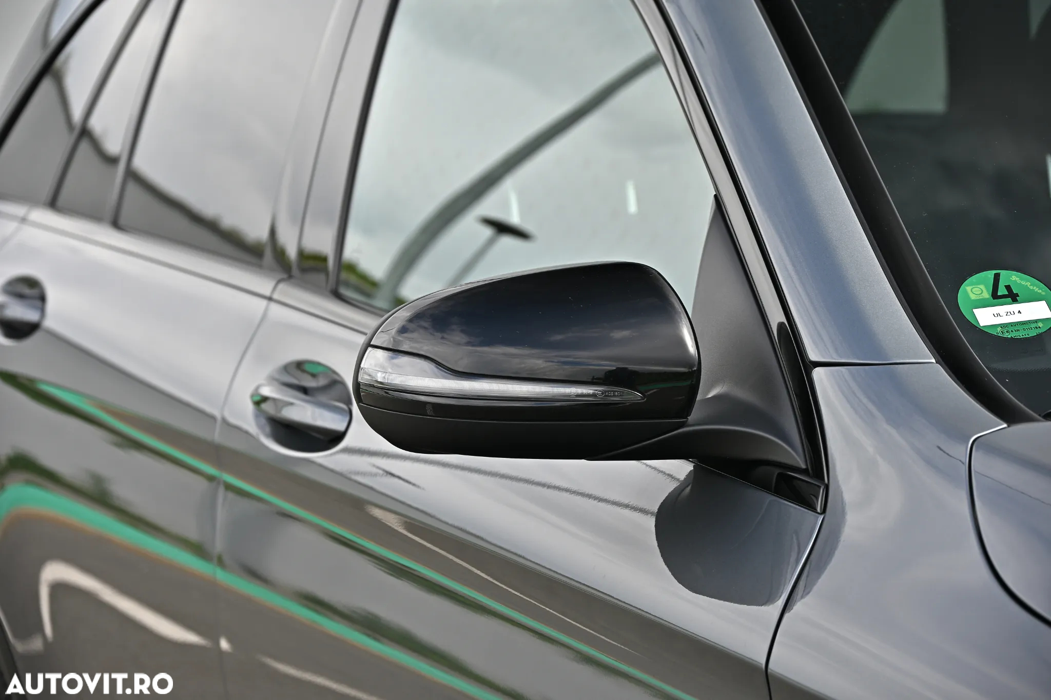 Mercedes-Benz GLC 300 d 4MATIC - 25