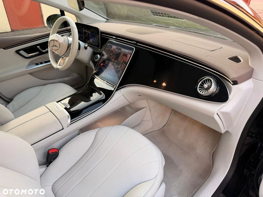 Mercedes-Benz EQE 300 90.5kWh Electric Art - 25