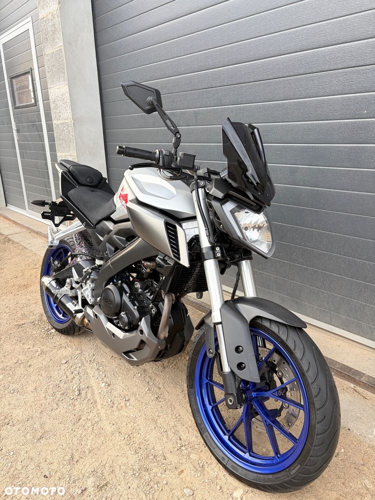 Yamaha YZF - 1