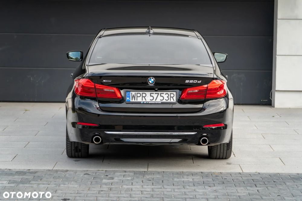 BMW Seria 5 520d xDrive Luxury Line - 29