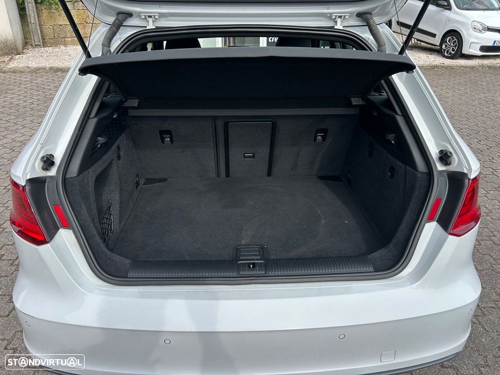 Audi A3 1.6 TDI (clean diesel) S line Sport Pack - 13